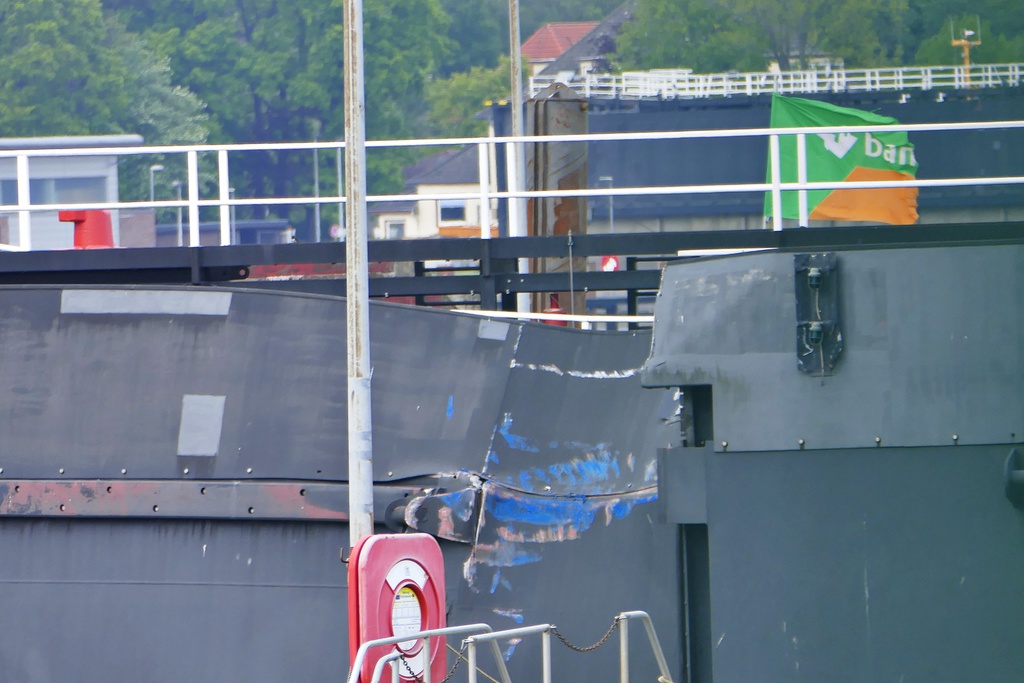 Cargo ship RIMINI collided with gate, Canal lock Kiel
